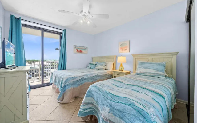 Pelican Pointe by Hosteeva