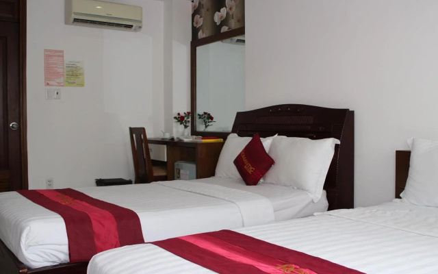 Romantic Hotel
