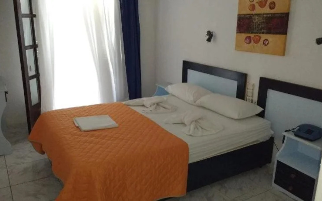 Karaoulanis Beach Aparthotel