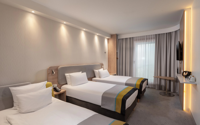 Holiday Inn Express Munich North by IHG