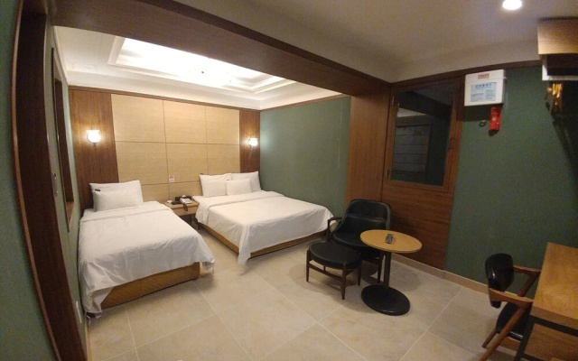 Central Tourist Hotel