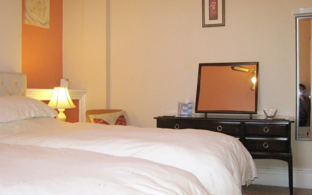 Dunedin Guest House