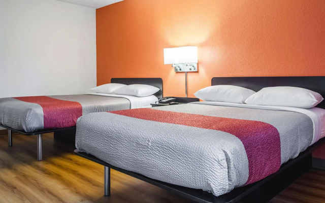 Motel 6 Brockton, MA