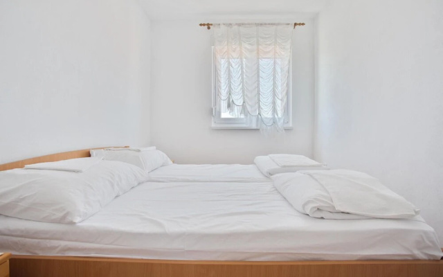 Stunning Apartment in Vir With Wifi and 2 Bedrooms