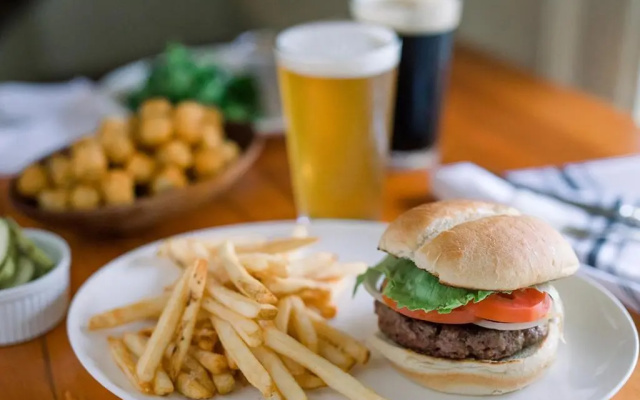 The Red Fox Inn & Tavern