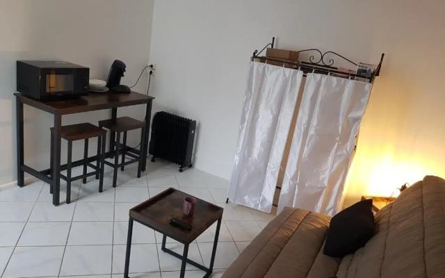 Home Gesteasy à 2 pas de la gare, trés calme