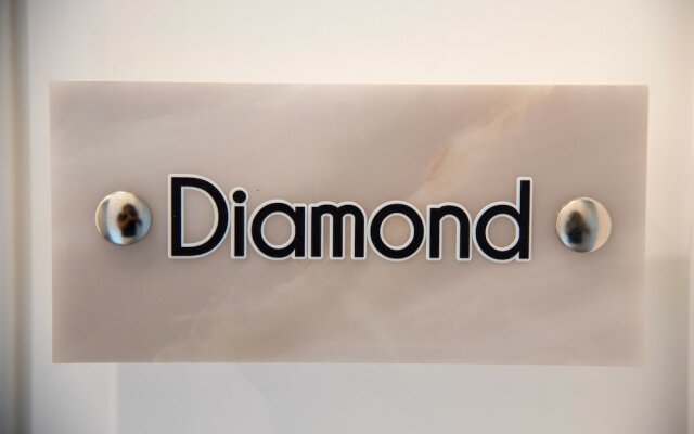 Diamond Suite 0