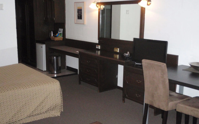 West Coaster Motel