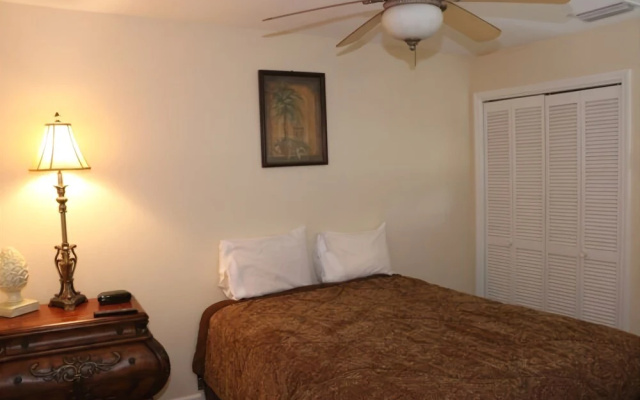 Grand Caribbean 425 by RedAwning