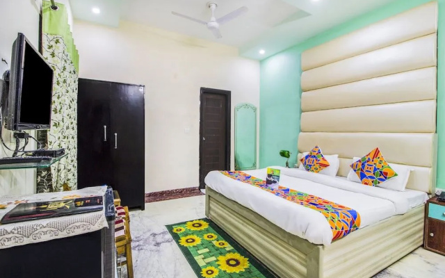 FabHotel Queen Palace