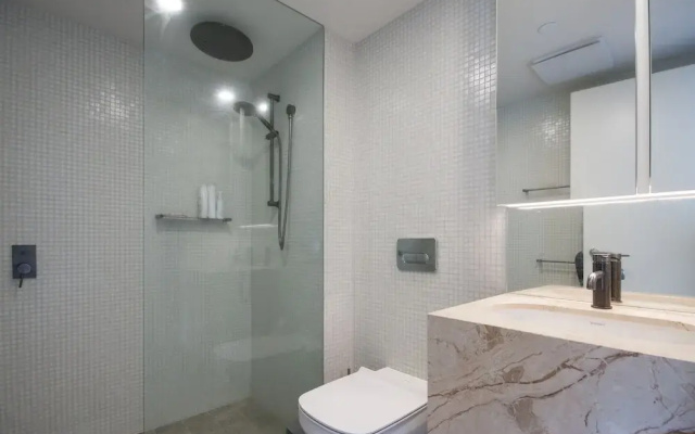 Modern Potts Point Apartment in Omnia