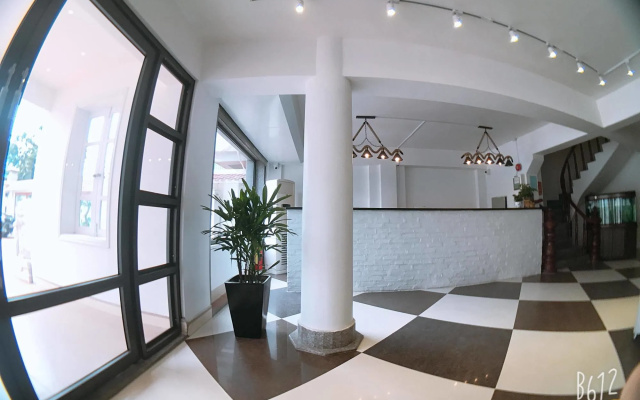 Hotel Pure