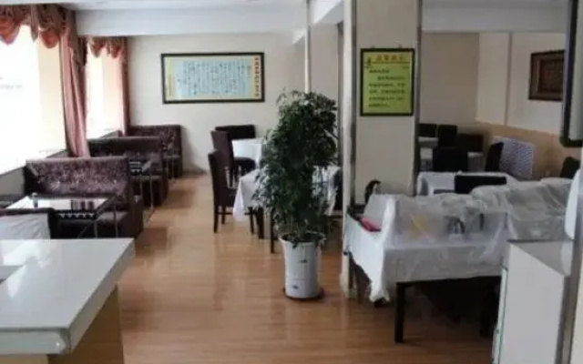 Super 8 Baiyin Jingtai Square Branch