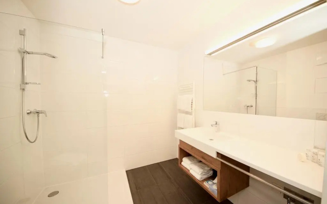 Parks 73 The TownHouse Hotel