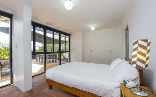 The Beach House at Arthur Bay