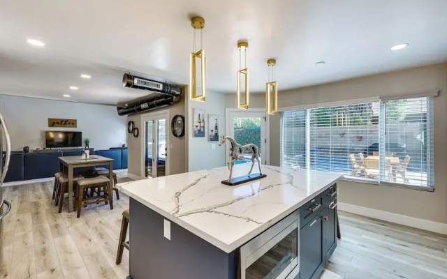 Putting Green, Game Room, Pool! Scottsdale Oasis
