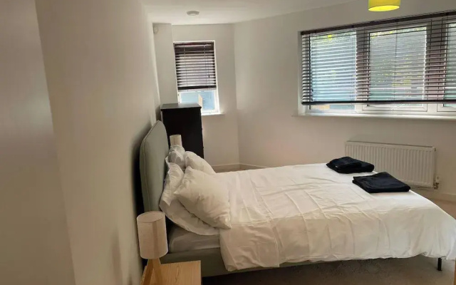 Cosy one Bedroom With Roof Terrace - London Charm