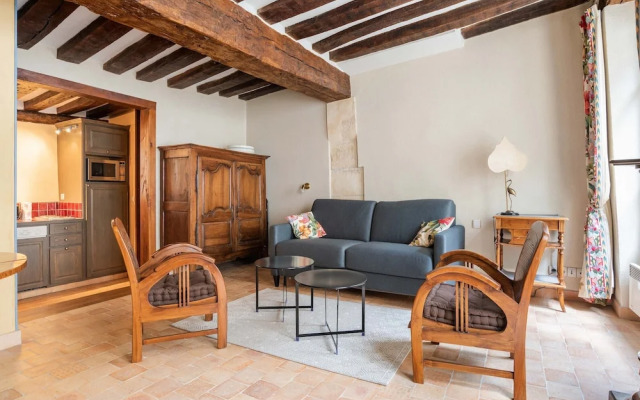 Latin Quarter - Pantheon Studio