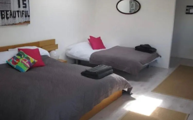 The Studio Christchurch B&B Luxury Garden Room