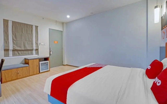 Super OYO Capital O 3905 Graha 100 Guest House Syariah