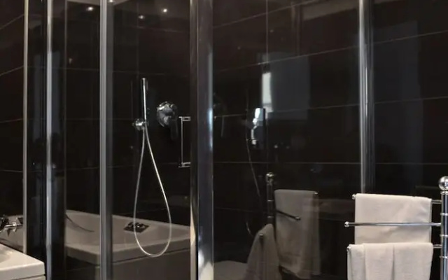 Tiffanys Boutique Suites  Residence