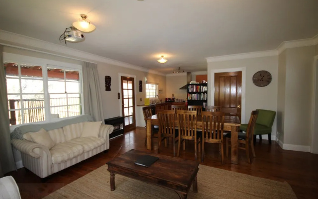 Lily-May Cottage