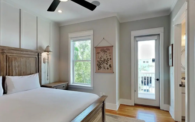 Sea La Vie In Grayton Beach by Southern Vacation Rentals