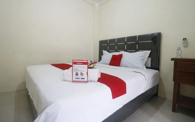 RedDoorz near Plaza Medan Fair