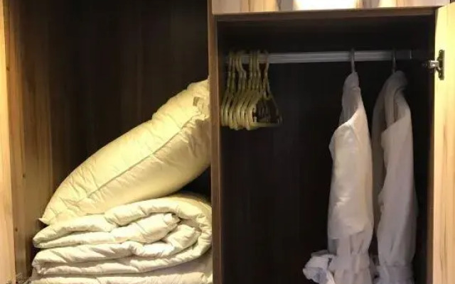 Midea Egret Lake Car Theme Hotel