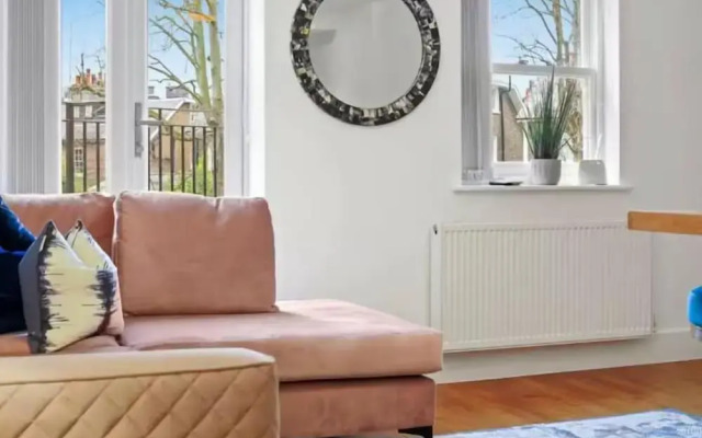 Flat 2 Victoria Grove
