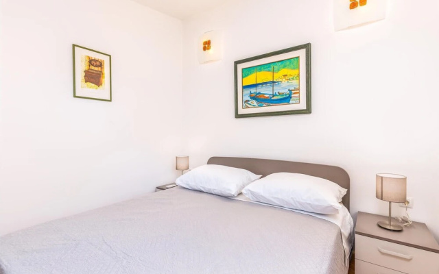 Awesome Home in Jurandvor With 3 Bedrooms, Wifi and Outdoor Swimming Pool