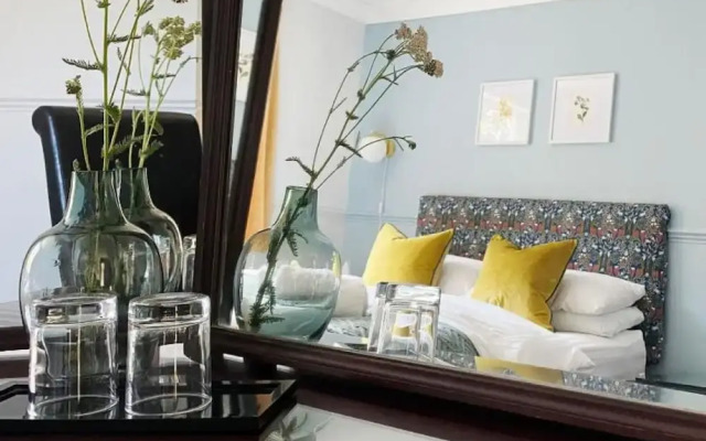 The Emsworth Hotel