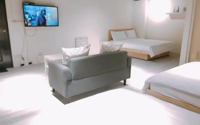 Taipei Apt.4 MRT Ximen Station Suite