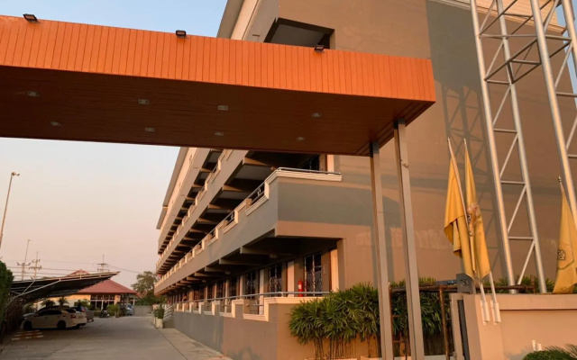 Hotel M Rojana Ayutthaya