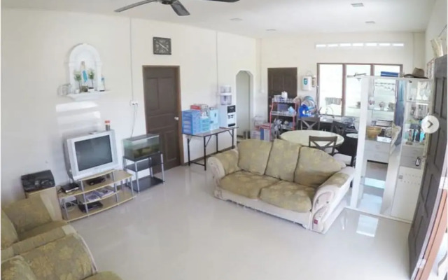 OYO Home 90371 Home Valley Homestay Tambunan