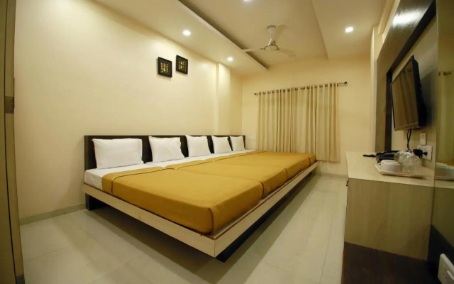 Hotel Madhuri Executive