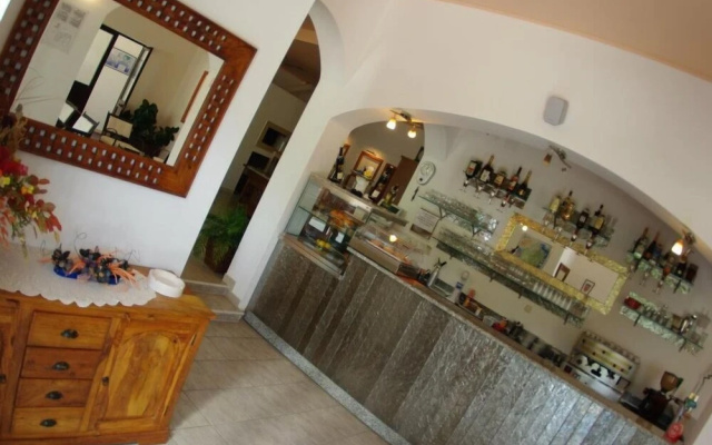 Hotel Holiday