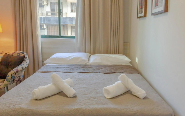 Apartamento em condomínio Pé na Areia em Itapema N1672