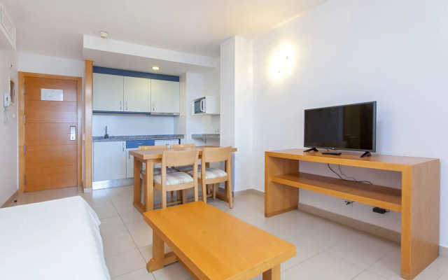 Apartamentos Mar y Playa