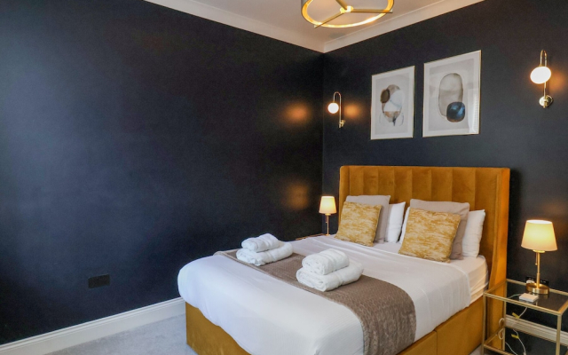 The Salisbury Apartment 303
