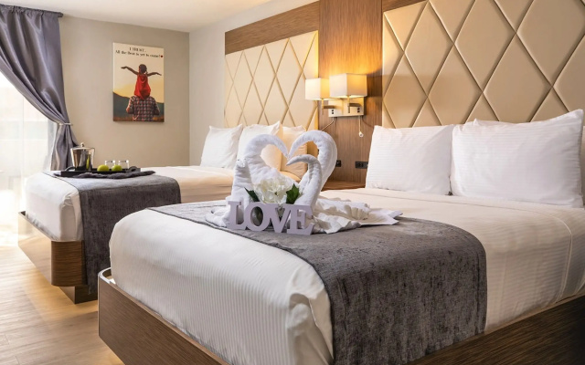 Palazzo Lakeside Hotel