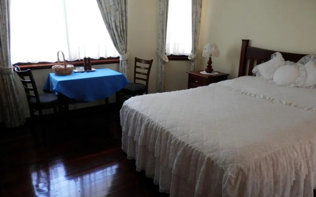 The Hideaway B&B Retreat