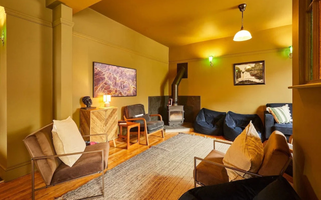 Host Stay - Mulgrave House