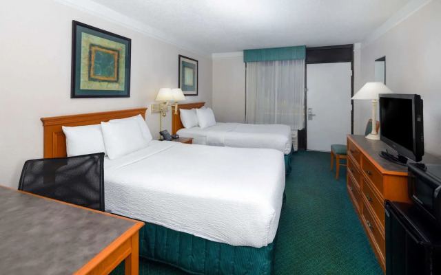 Super 8 by Wyndham Savannah