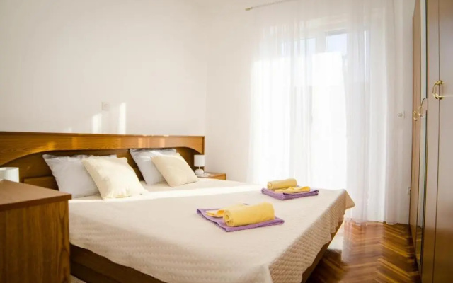 Apartment Srecko- Two Bedroom Apartment With Terrace and Sea View