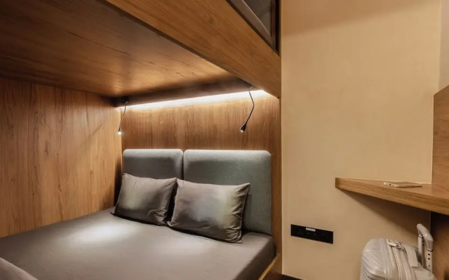 Sleepover - Lima Airport, the only in-terminal sleep pods