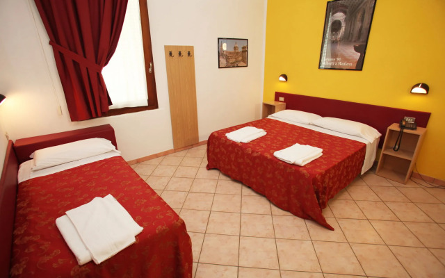 Hotel Mantegna Stazione , Mantegna Hotels