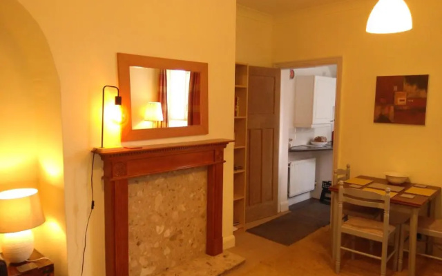 Apartment with Outside Patio and Car Space