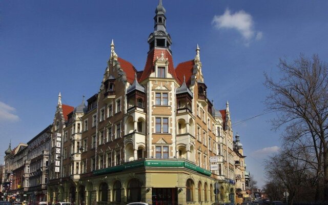 Hotel Diament Plaza Gliwice вид на фасад