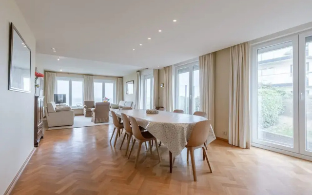 Huswell - Stunning Views Prime Location
